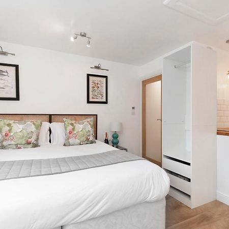 Modern Self Contained Studio Home Cheltenham Exterior photo