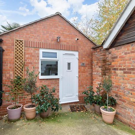 Modern Self Contained Studio Home Cheltenham Exterior photo