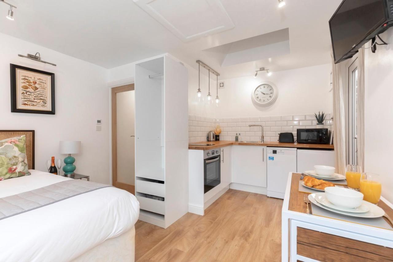 Modern Self Contained Studio Home Cheltenham Exterior photo