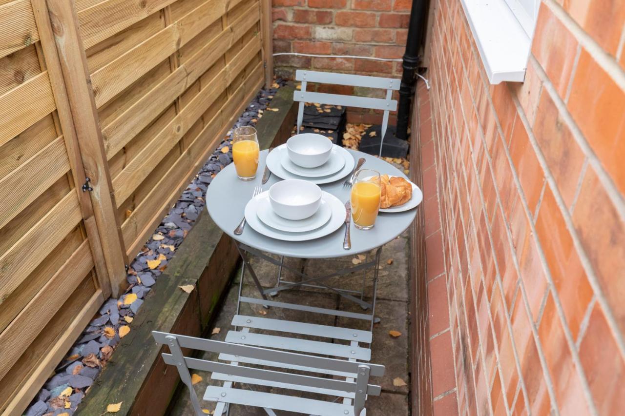 Modern Self Contained Studio Home Cheltenham Exterior photo